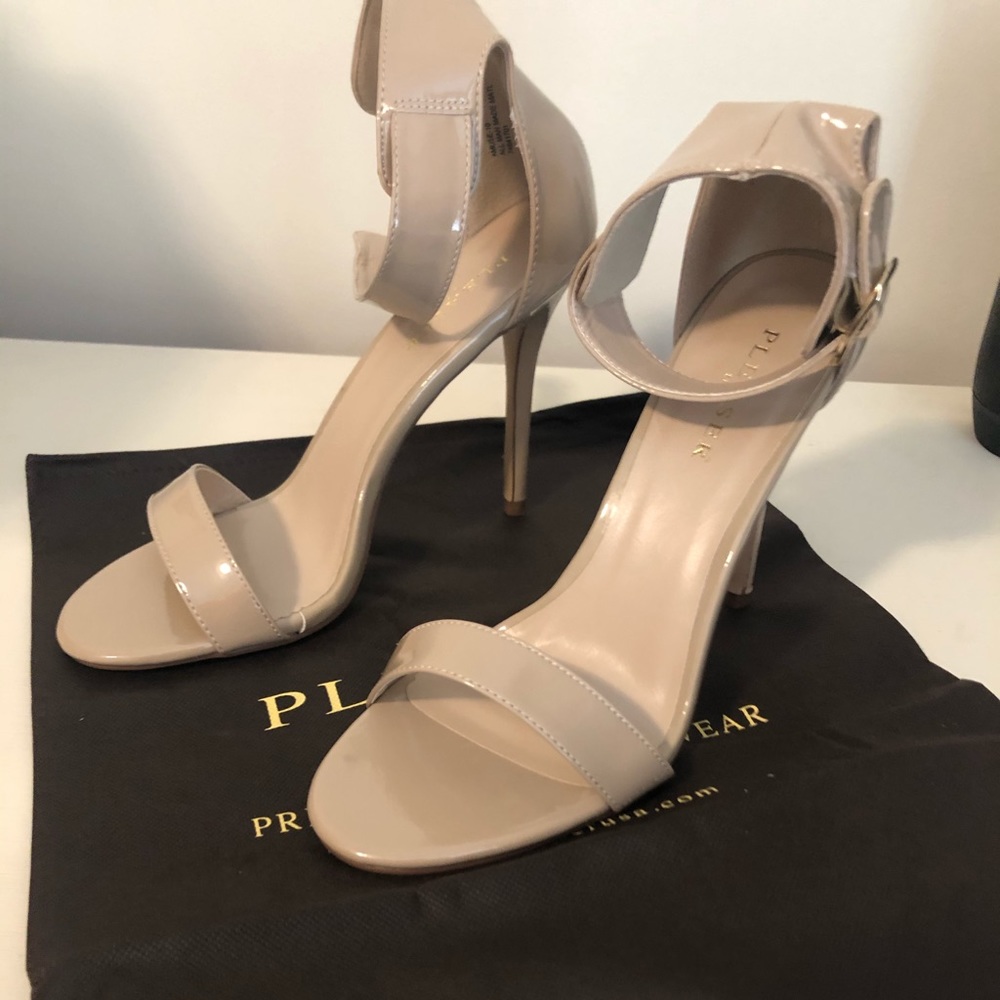 Nude size 9 Ankle strap heels New!